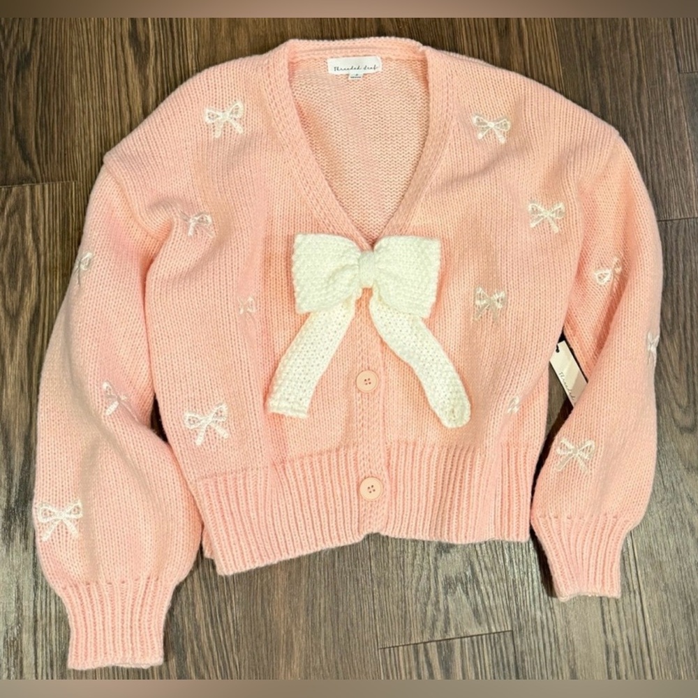 NWT Threaded Leaf Bow Cardigan